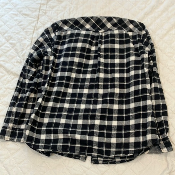 Weatherproof Vintage women’s medium (in my opinion) flannel cotton Plaid Shirt - Picture 10 of 15